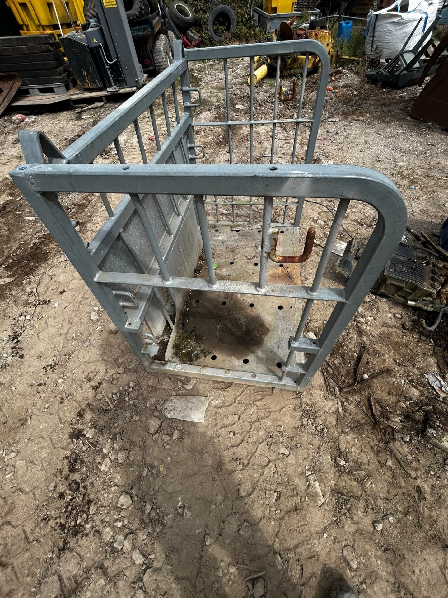 FORKLIFT MAN BASKET GAS BOTTLE CAGE WITH FORK POCKETS - Image 6