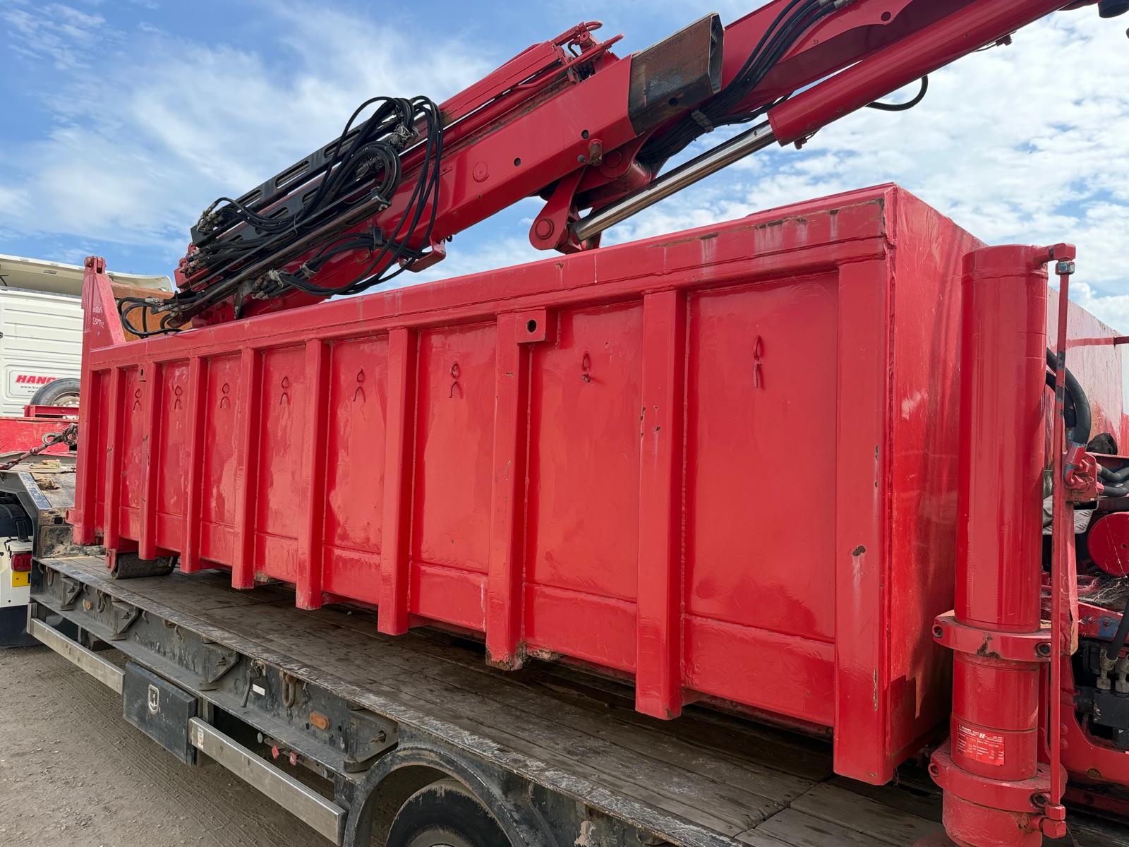 ROLL ON ROLL OFF SKIP HOOK LOADER GRAB WAGON TRUCK TEREX REMOTE CONTROL CRANE