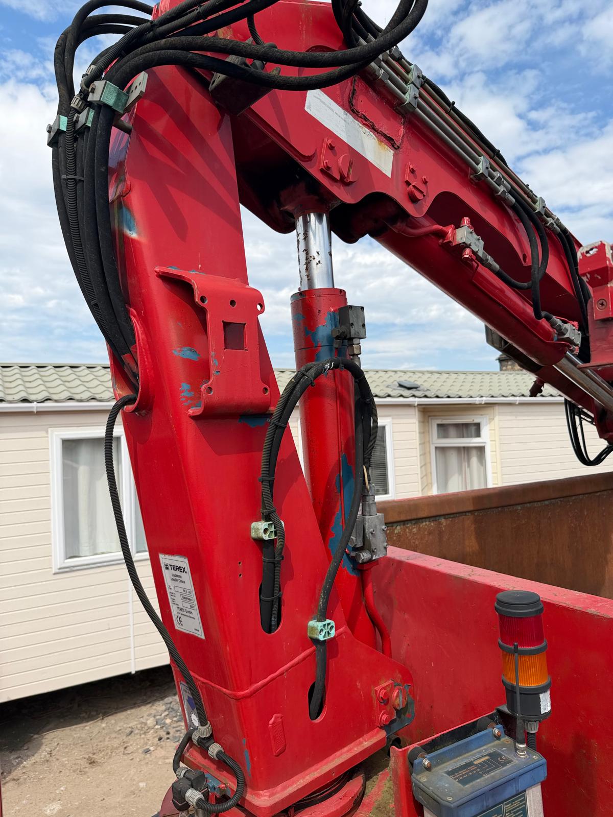 ROLL ON ROLL OFF SKIP HOOK LOADER GRAB WAGON TRUCK TEREX REMOTE CONTROL CRANE - Image 10