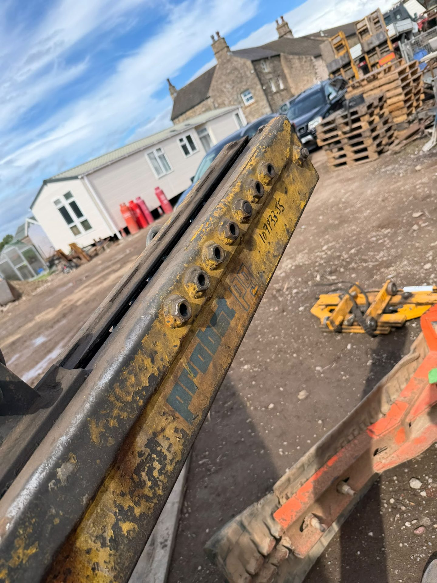 PROBST 2500KG ADJUSTABLE CRANE PALLET FORKS – HIAB LIFTING FORKS - Image 7