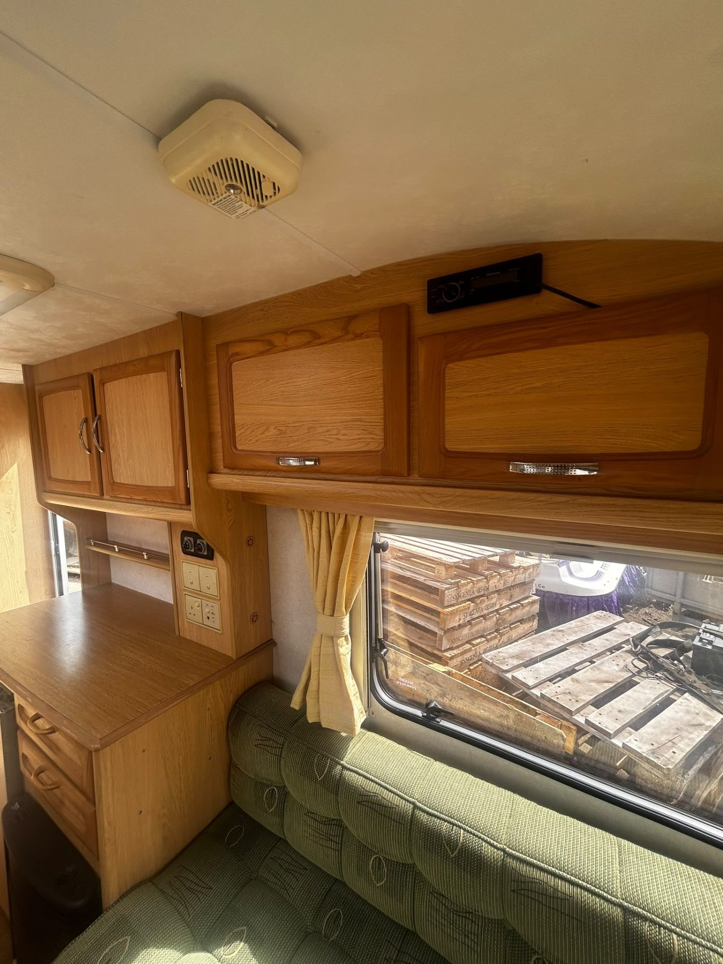 2003 ELDDIS AVANTE 482 2 BERTH TOURING CARAVAN REAR WASHROOM MOVER - Image 14
