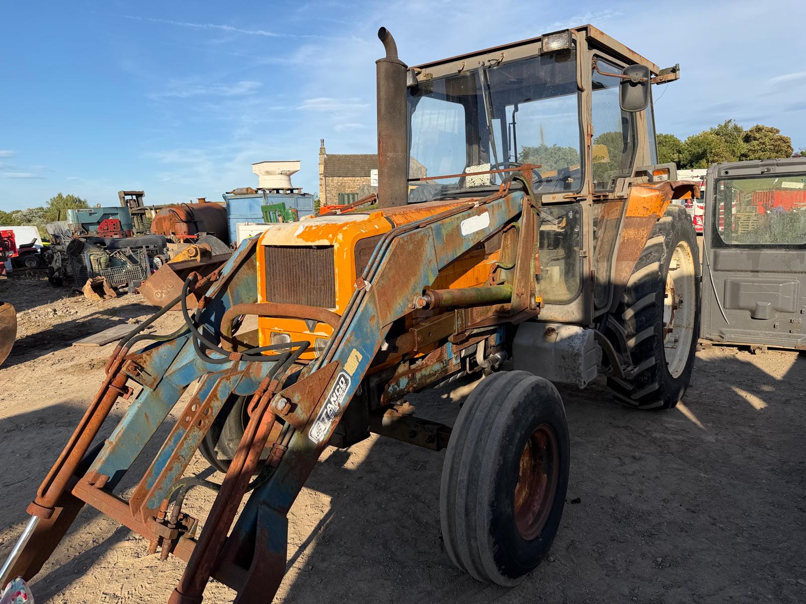 RENAULT 70-32 2WD TRACTOR WITH TANCO POWER LOADER PICK-UP HITCH