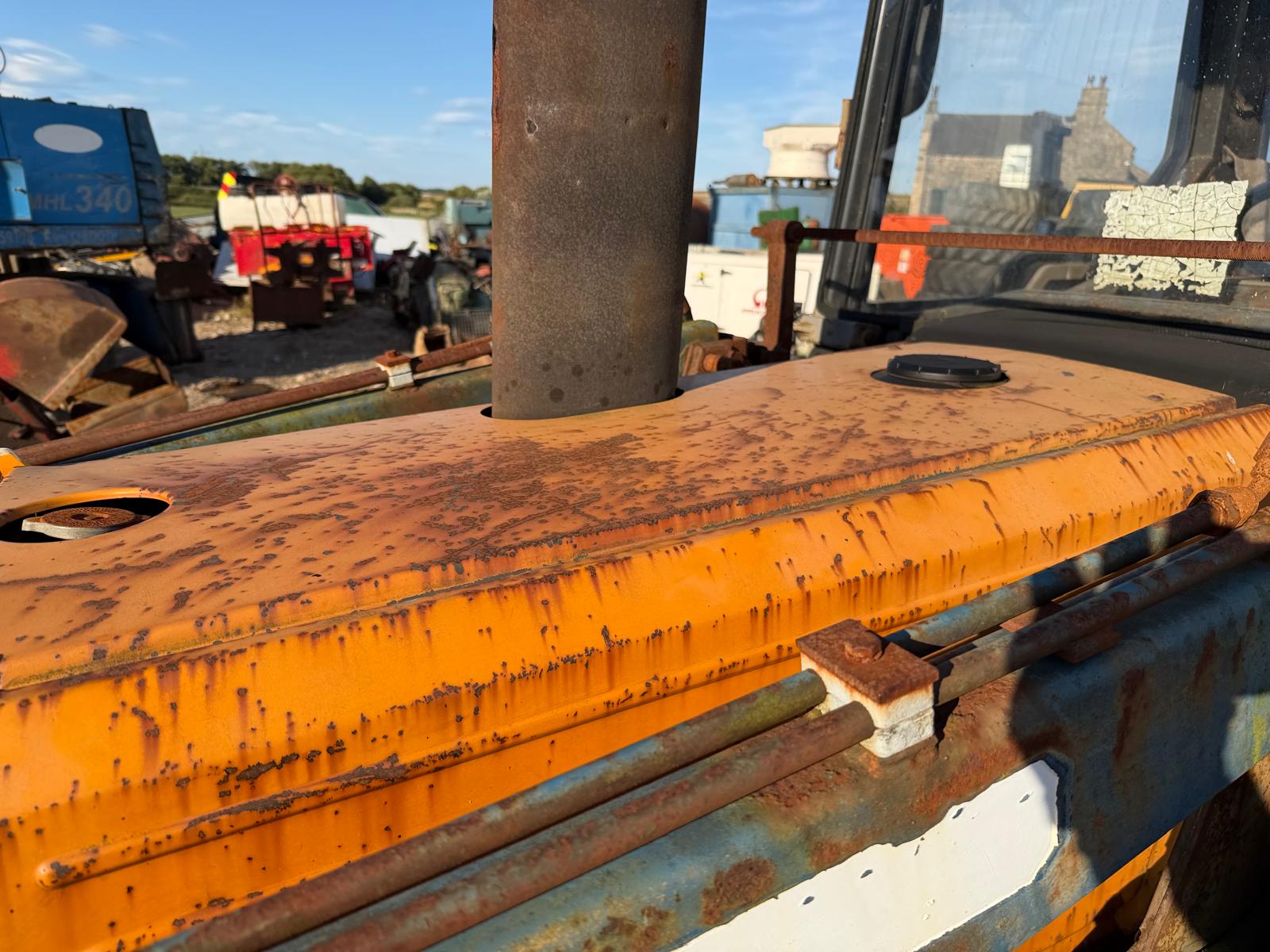 RENAULT 70-32 2WD TRACTOR WITH TANCO POWER LOADER PICK-UP HITCH - Image 20