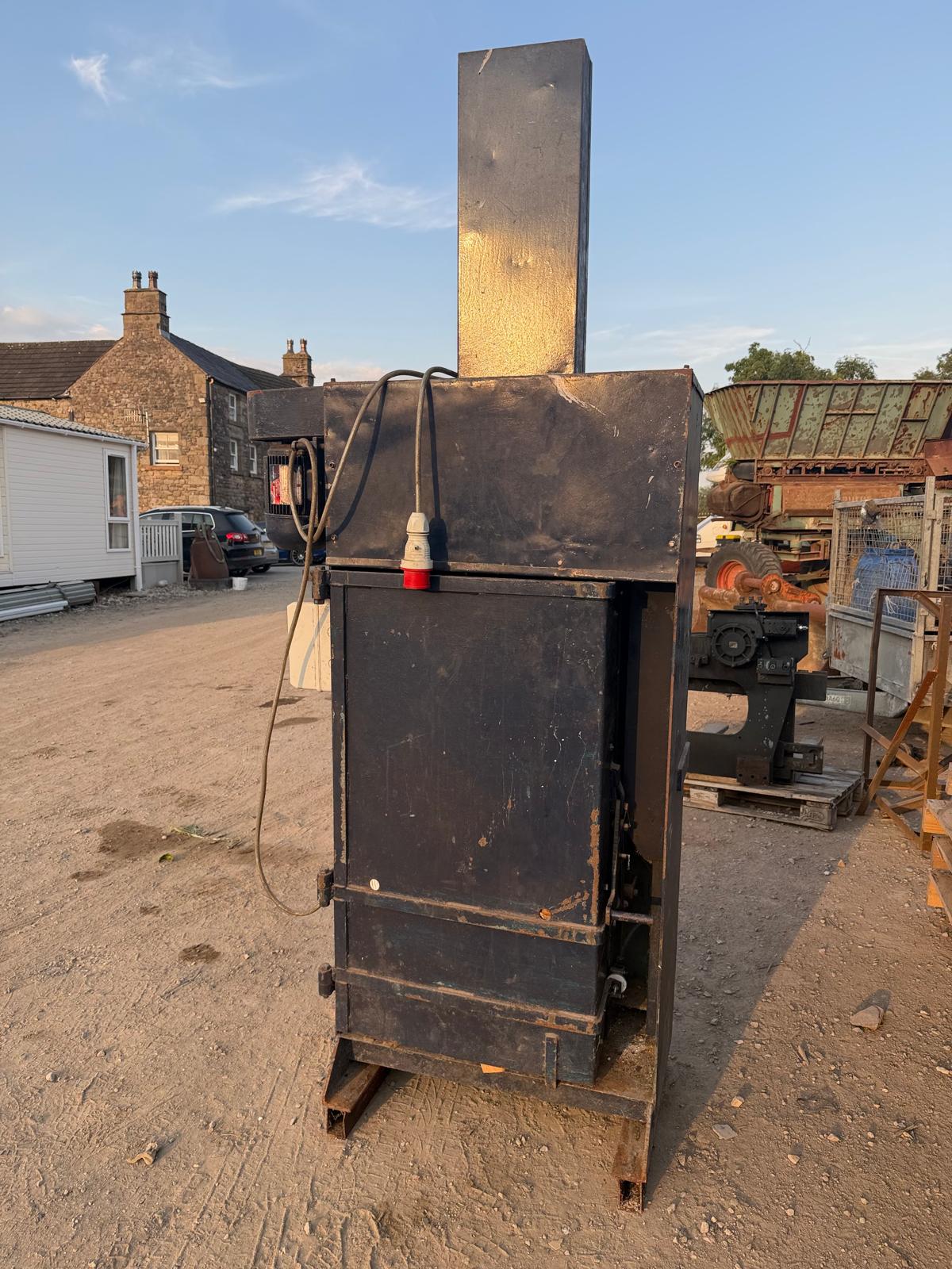 CARDBOARD BALER / VERTICAL WASTE COMPACTOR – 3 PHASE - Image 3