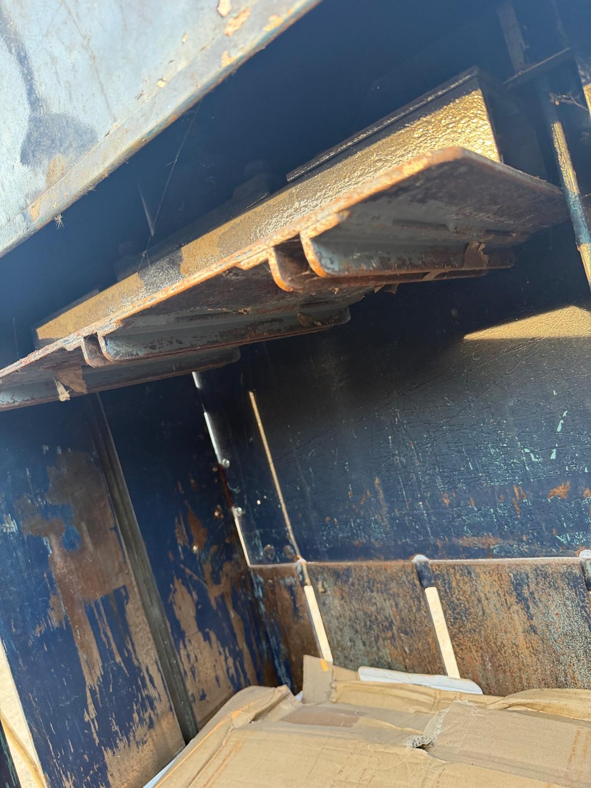CARDBOARD BALER / VERTICAL WASTE COMPACTOR – 3 PHASE - Image 11