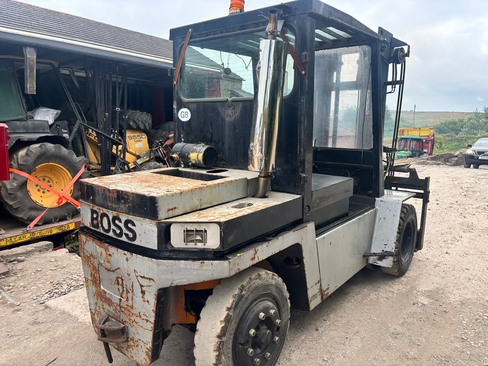 BOSS 8 TON DIESEL FORKLIFT TRUCK SIDE SHIFT FORK POSITIONER FORD ENGINE - Image 4