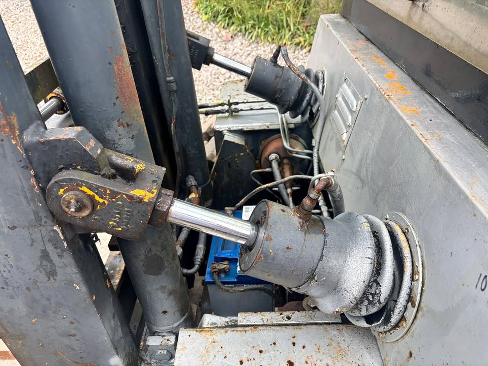 BOSS 8 TON DIESEL FORKLIFT TRUCK SIDE SHIFT FORK POSITIONER FORD ENGINE - Image 14
