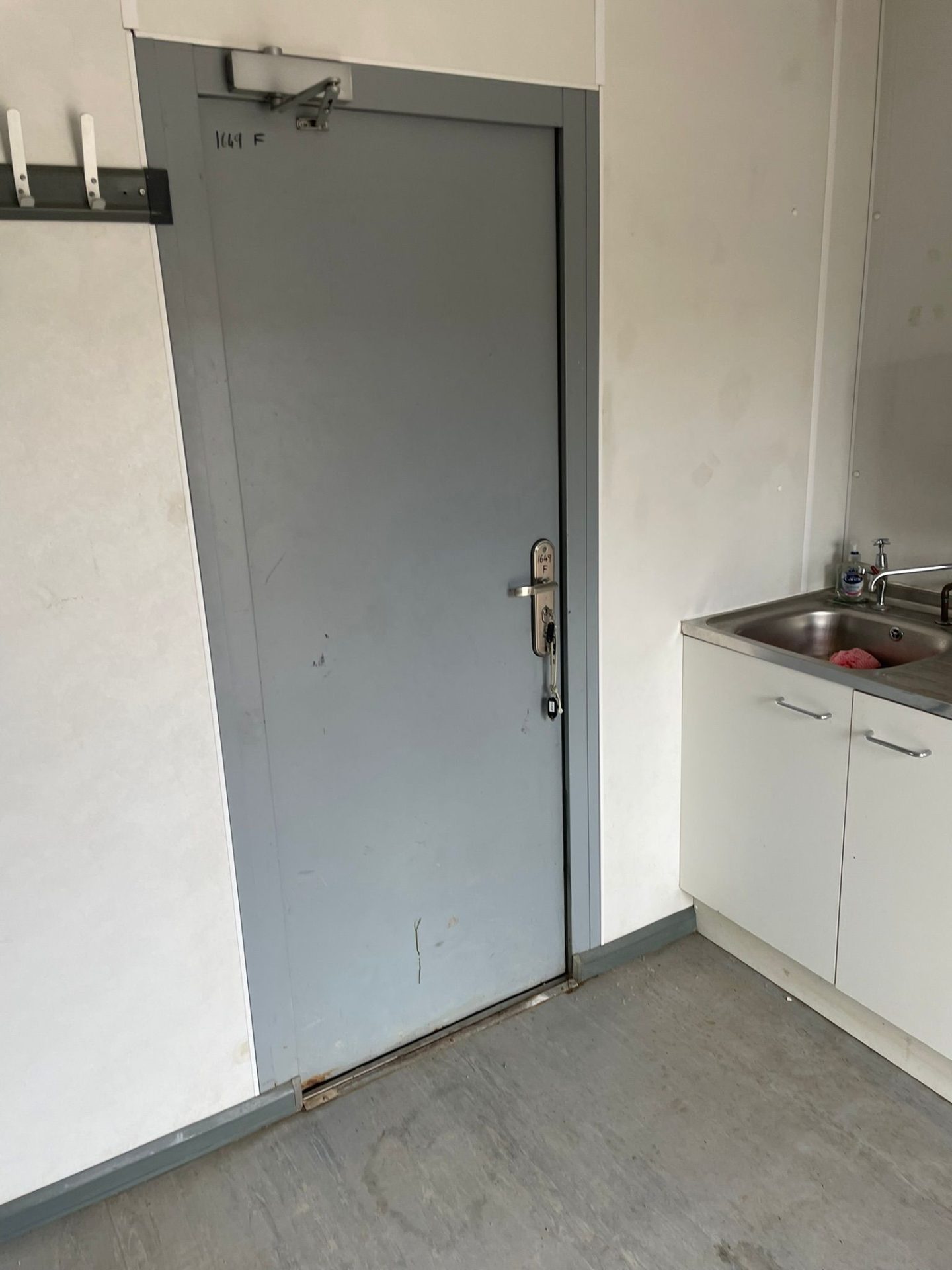 32FT X 10FT SITE OFFICE / WELFARE UNIT – PORTABLE CABIN – CHOICE OF 3 - Image 7