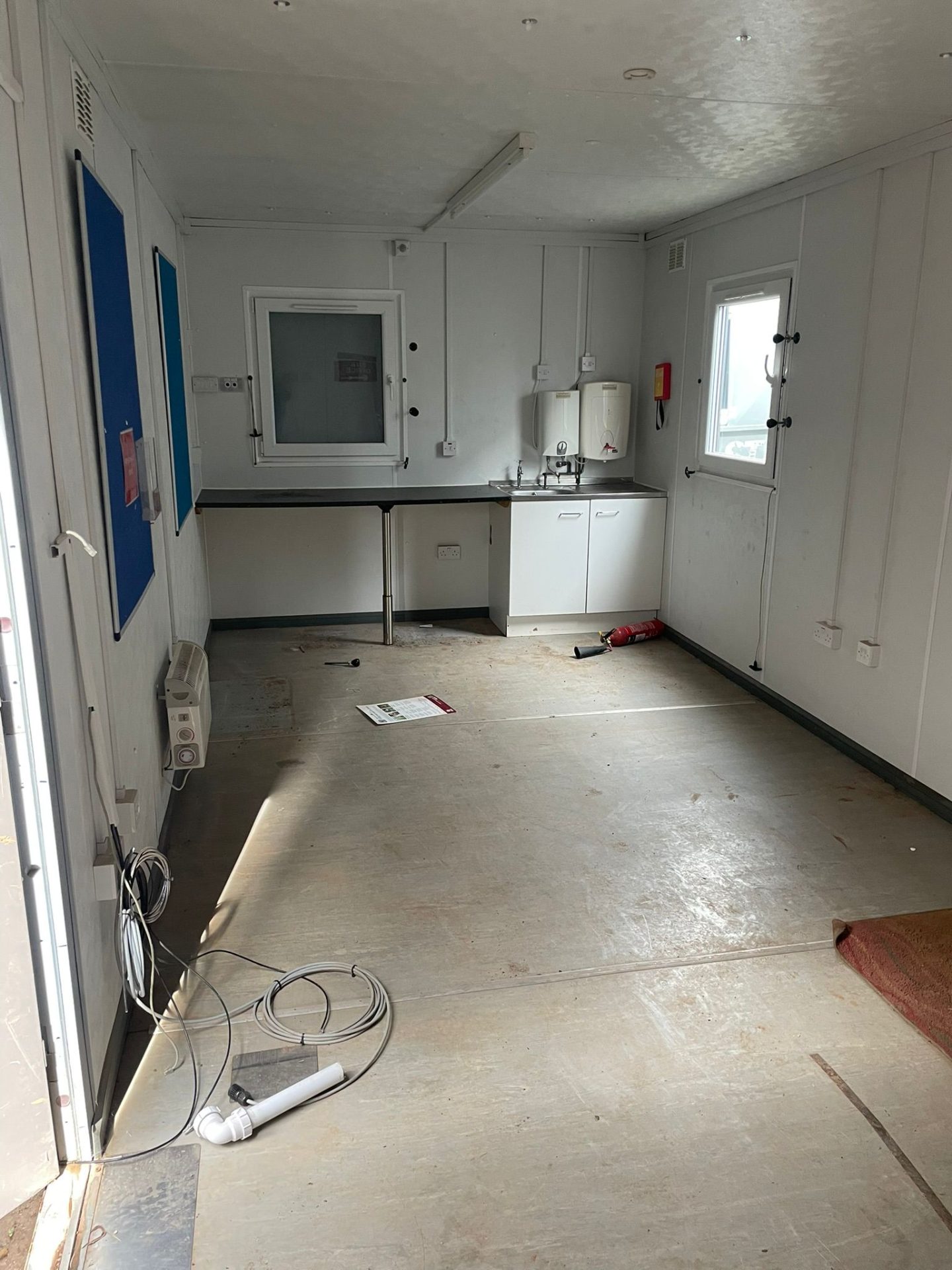 32FT X 10FT SITE OFFICE / WELFARE UNIT – PORTABLE CABIN – CHOICE OF 3 - Image 8