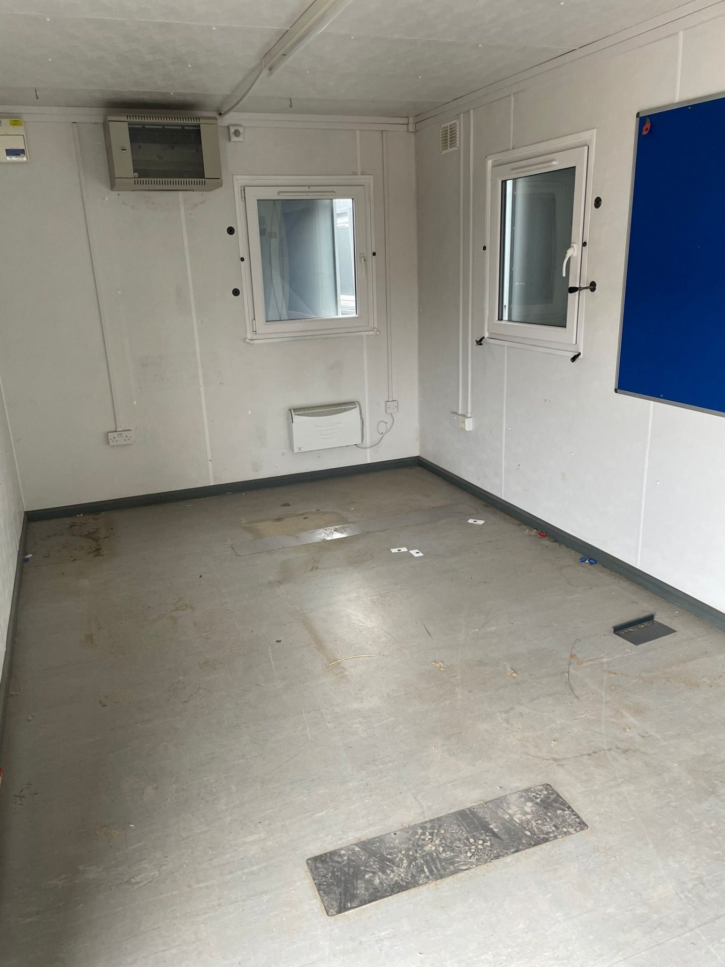 32FT X 10FT SITE OFFICE / WELFARE UNIT – PORTABLE CABIN – CHOICE OF 3 - Image 9