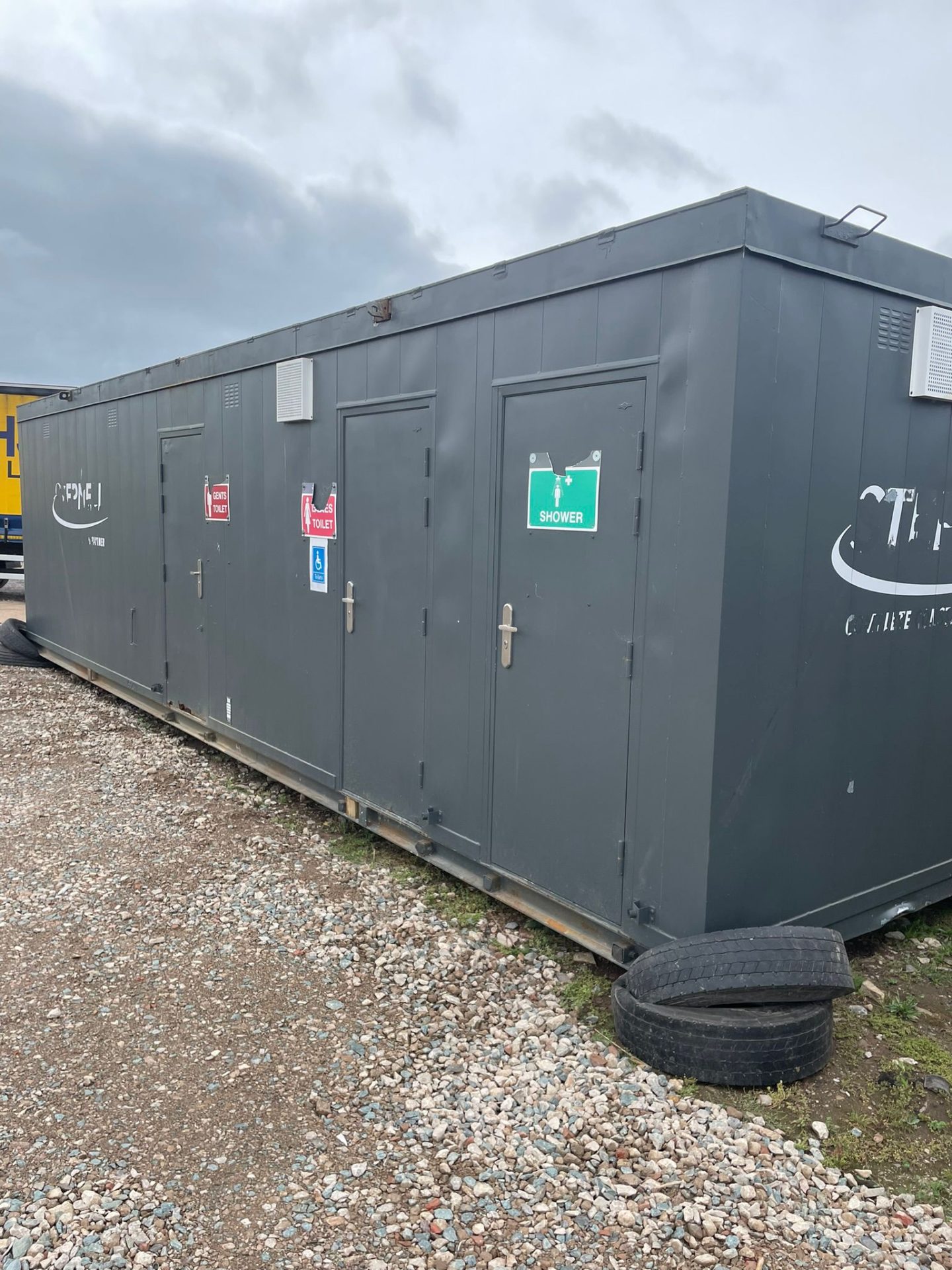 32FT X 10FT PORTABLE TOILET / WELFARE BLOCK – SITE TOILETS – SHOWER – URINAL - Image 10