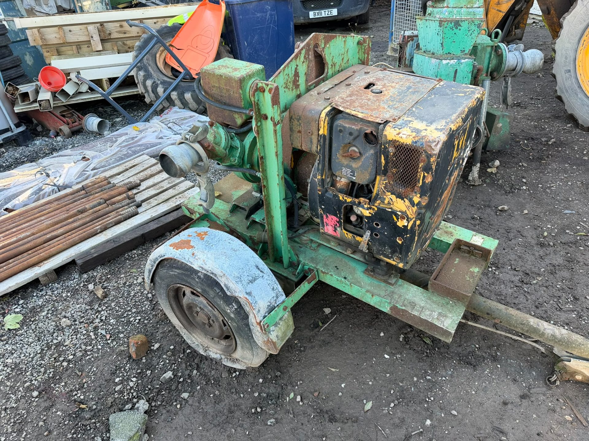 2 X DIESEL WATER PUMPS LISTER ENGINE SPARES REPAIR JOB LOT INDUSTRIAL - Image 2