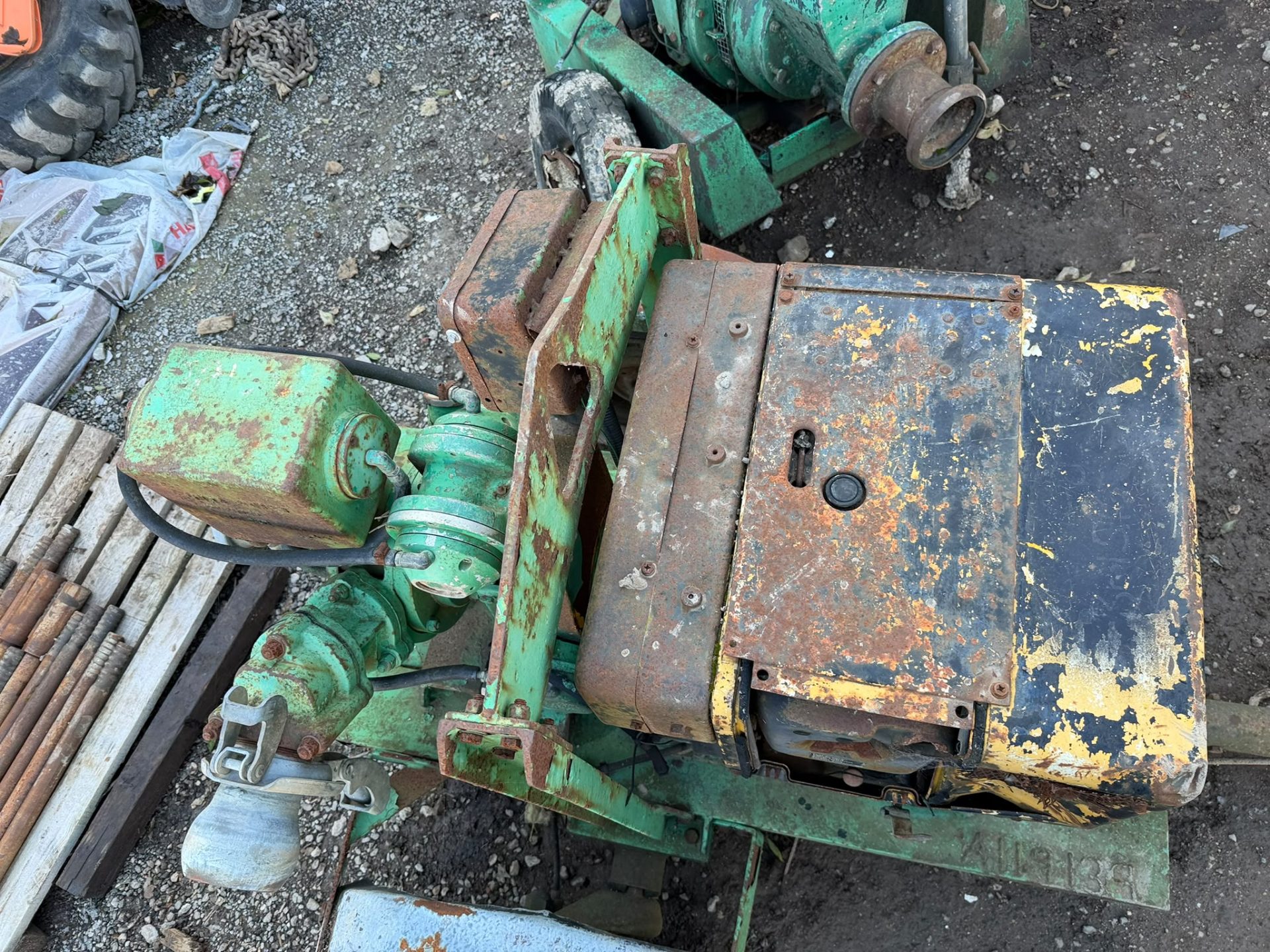 2 X DIESEL WATER PUMPS LISTER ENGINE SPARES REPAIR JOB LOT INDUSTRIAL - Image 8