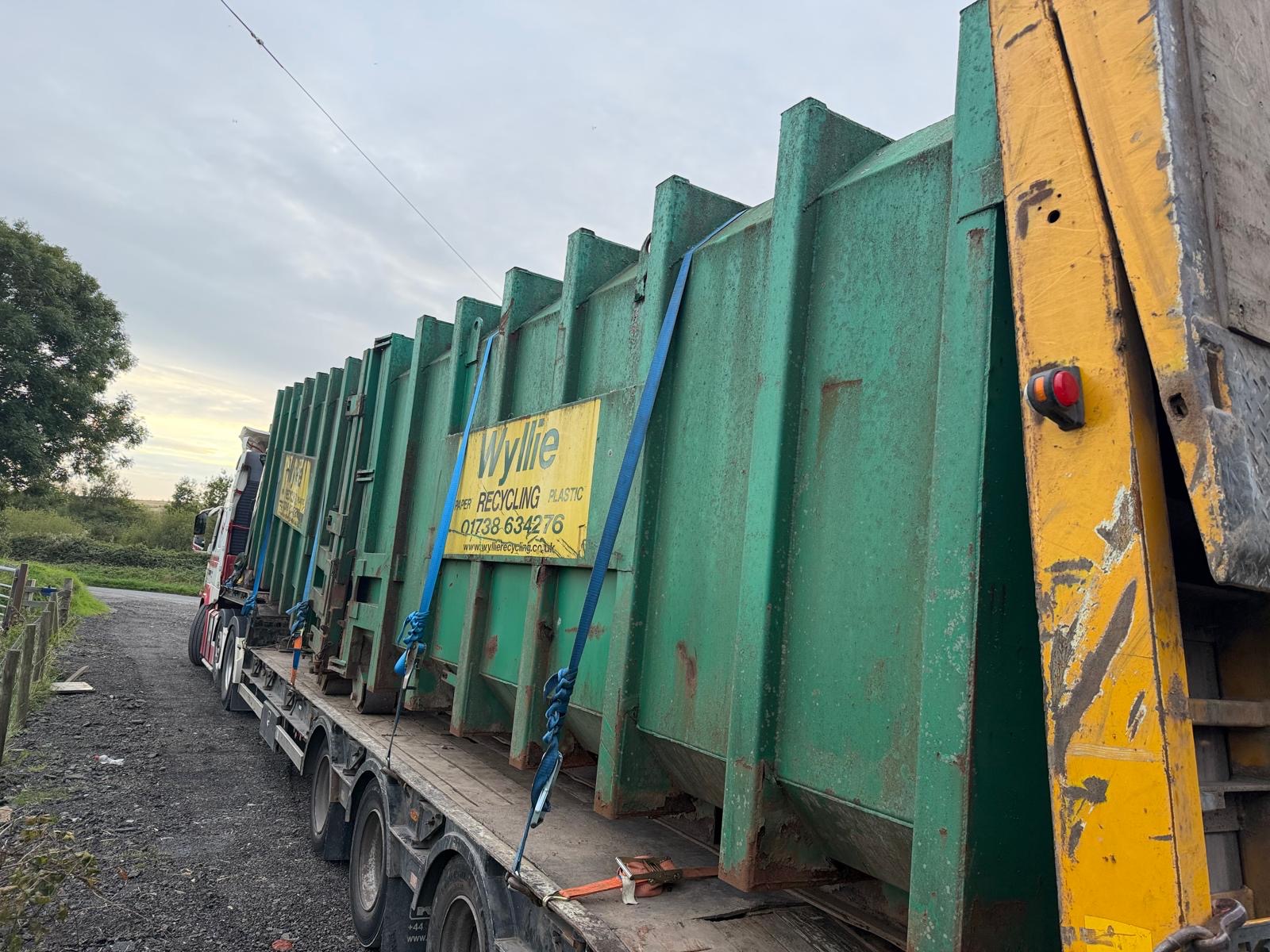 33 YARD ROLL ON ROLL OFF ENCLOSED SKIP BIN RO RO HOOK LOADER WASTE BIN WASTE - Image 7