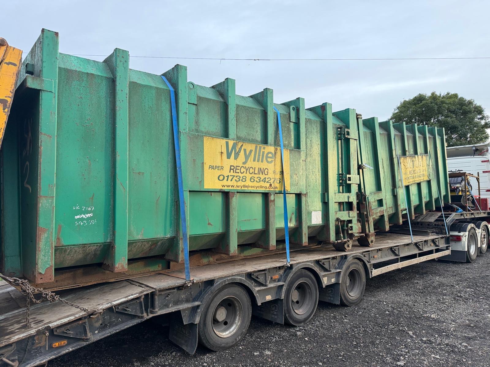 33 YARD ROLL ON ROLL OFF ENCLOSED SKIP BIN RO RO HOOK LOADER WASTE BIN WASTE