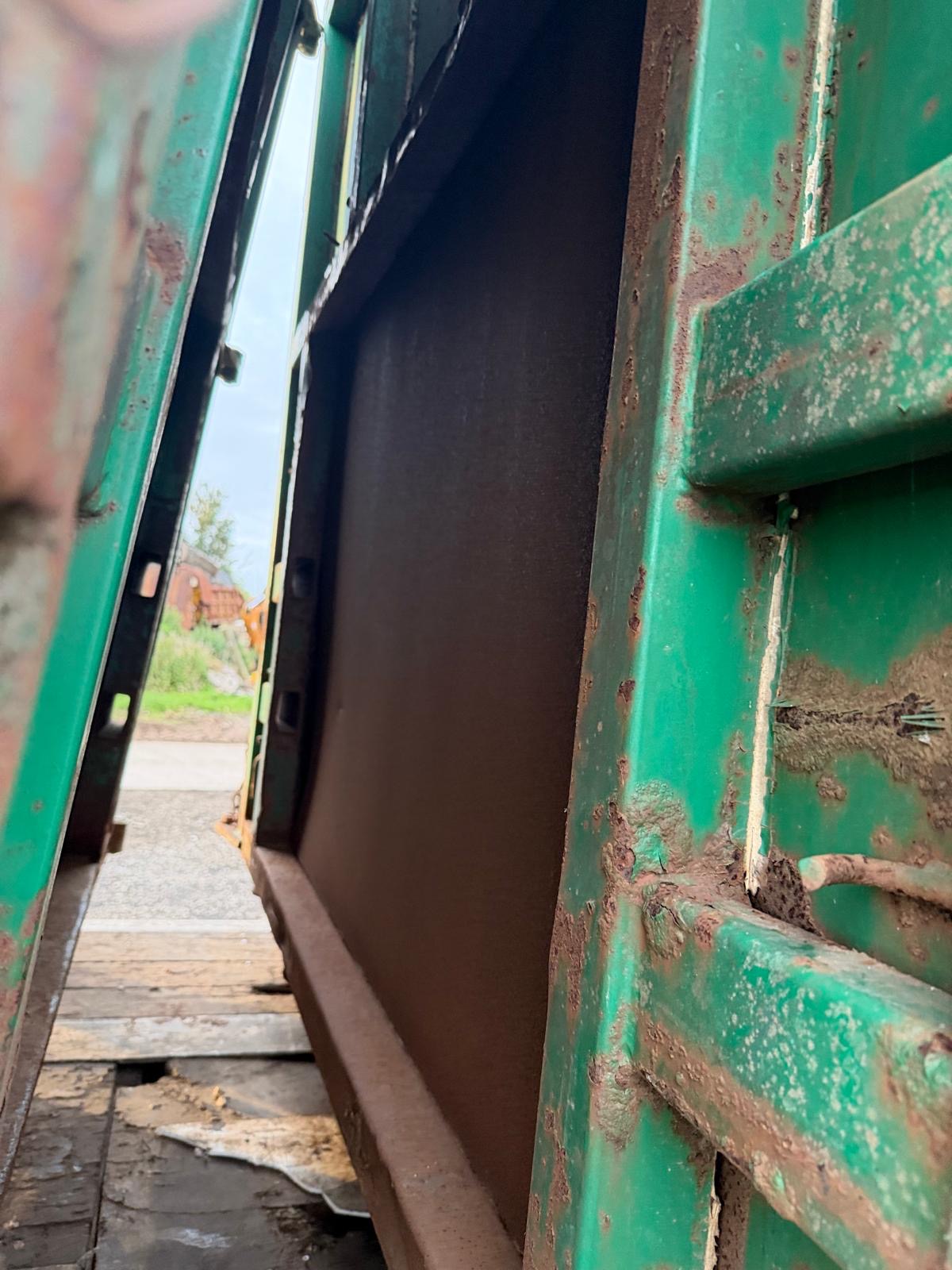 33 YARD ROLL ON ROLL OFF ENCLOSED SKIP BIN RO RO HOOK LOADER WASTE BIN WASTE - Image 4