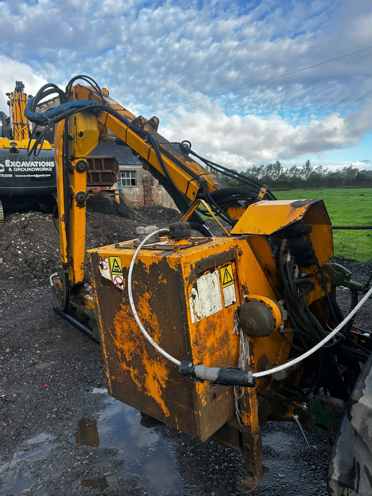 BOMFORD B58T HEDGE CUTTER FLAIL MOWER FOR TRACTOR ELECTRIC CONTROLS 3 PT LINKAGE - Image 2