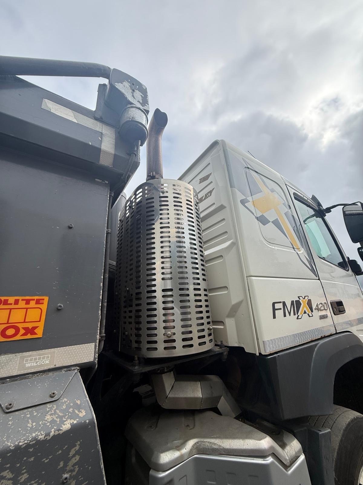 2014 VOLVO FMX 420 STEEL BODY 8X4 TYIPPER TRUCK WAGON LORRY TESTED UNTIL 31/3/27 - Image 2